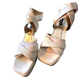NEW Nine West Women's Tackle Heeled Sandal Size 9M White